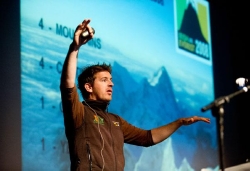 Ian Speaking to Students Thumbnail0
